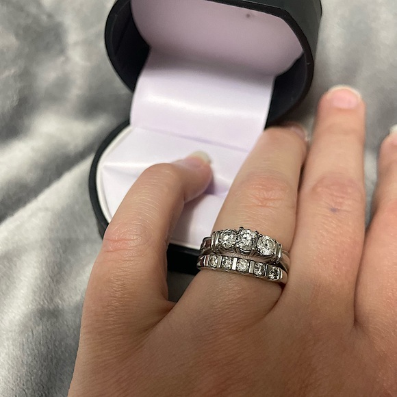 Wedding set 14/K/1 1/2 ctw - Picture 11 of 11